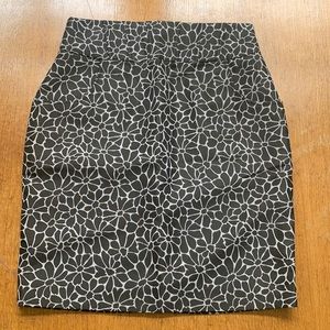 Maeve Black & White Floral Print Pencil Skirt 6